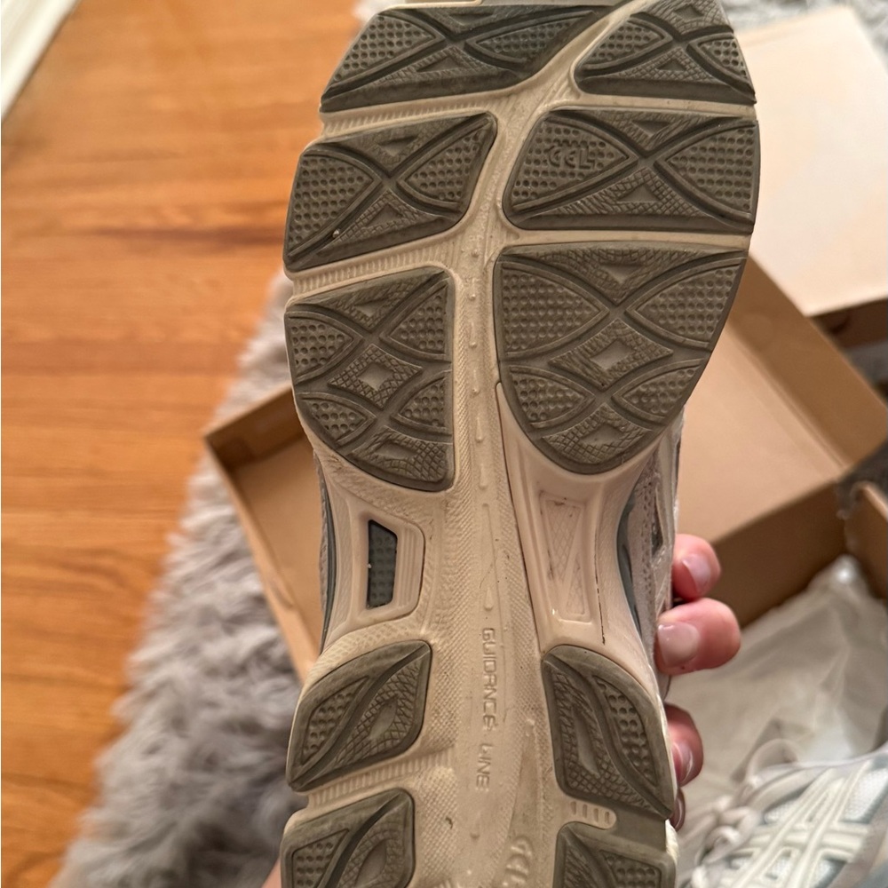 ASICS Light Gray and Cream Running Shoes - Picture 4 of 5